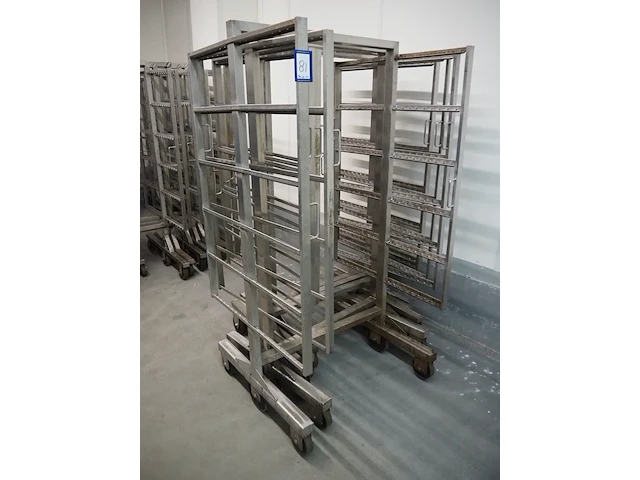 Nn smoke trolleys - afbeelding 1 van  5