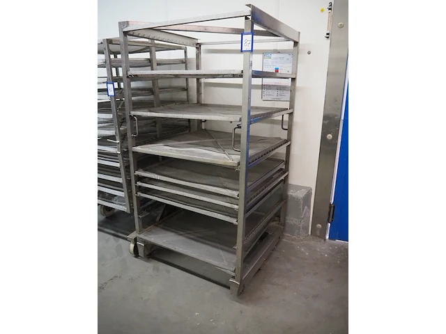 Nn smoke trolleys - afbeelding 2 van  3
