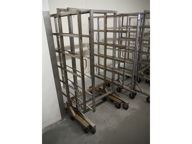 Nn smoke trolleys - afbeelding 1 van  4