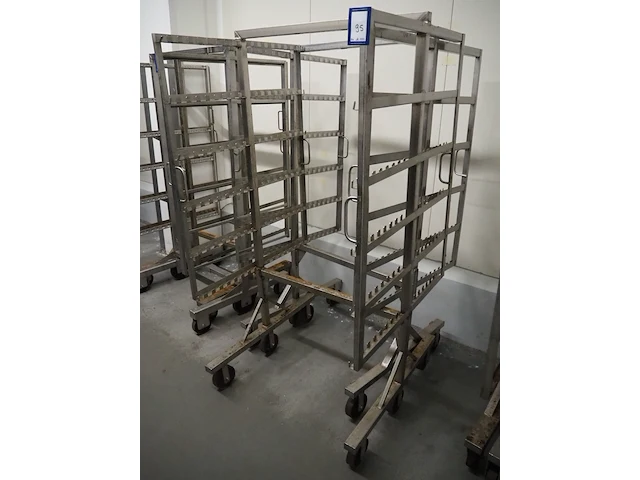 Nn smoke trolleys - afbeelding 1 van  4