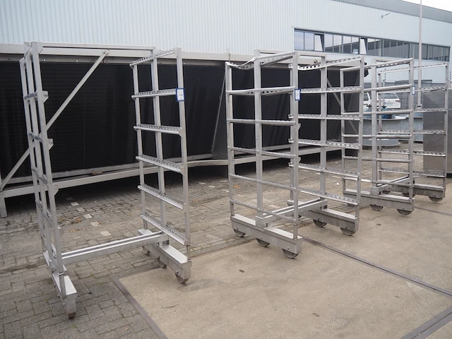 Nn smoke trolleys - afbeelding 1 van  7