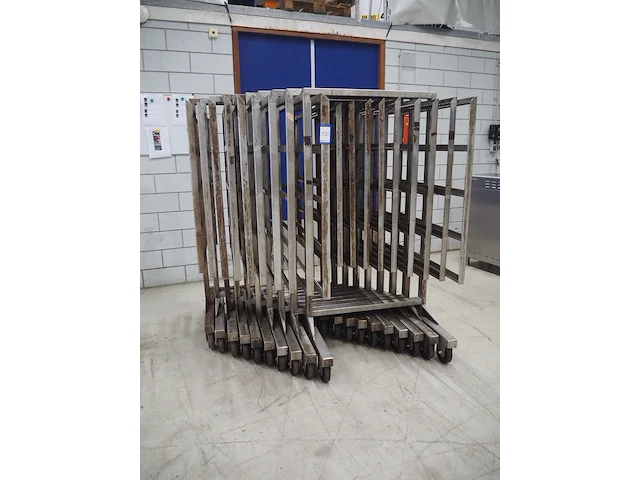 Nn smoke trolleys - afbeelding 1 van  8