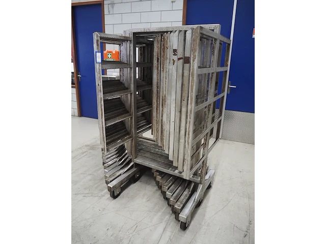 Nn smoke trolleys - afbeelding 2 van  8