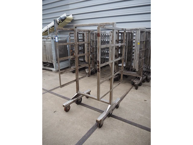 Nn smoke trolleys - afbeelding 3 van  6