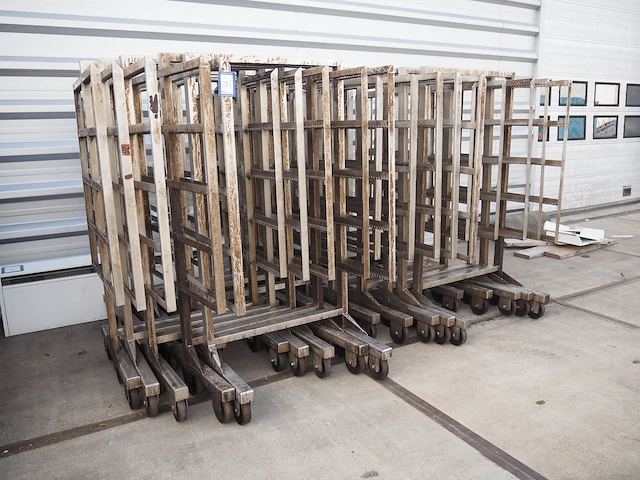 Nn smoke trolleys - afbeelding 1 van  6