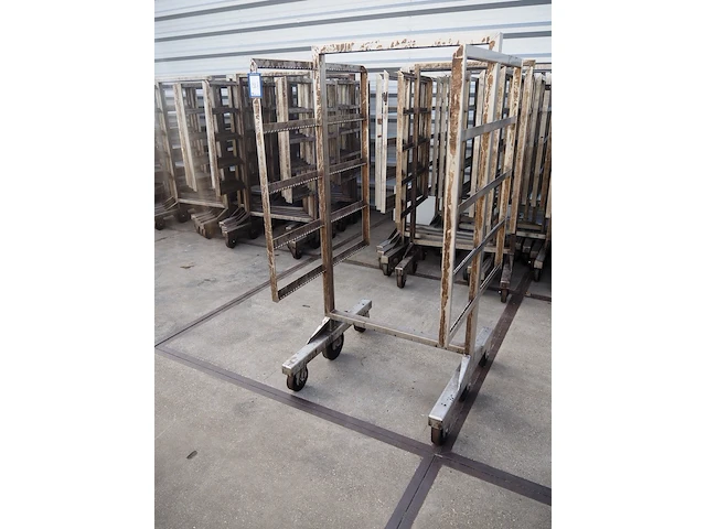 Nn smoke trolleys - afbeelding 3 van  6