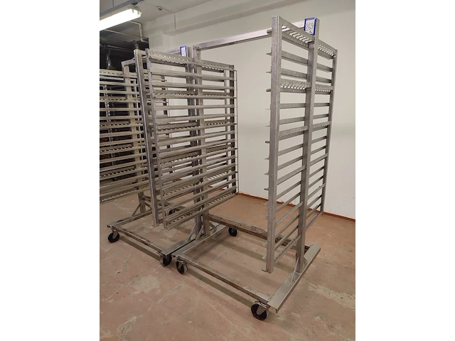 Nn smoke trolleys - afbeelding 1 van  8