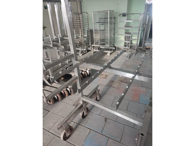 Nn smoke trolleys - afbeelding 6 van  9