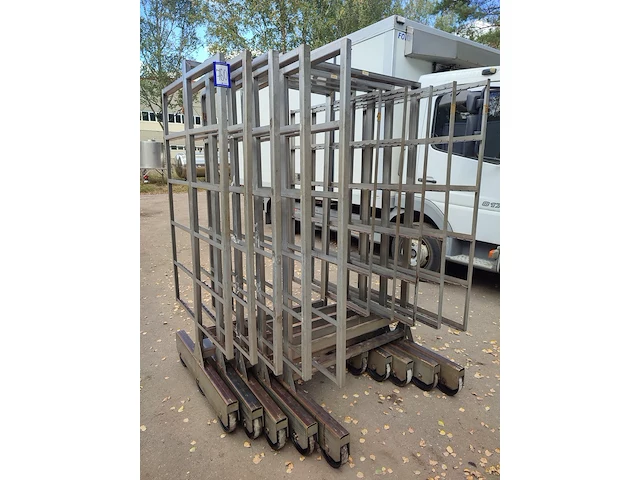 Nn smoke trolleys - afbeelding 1 van  6