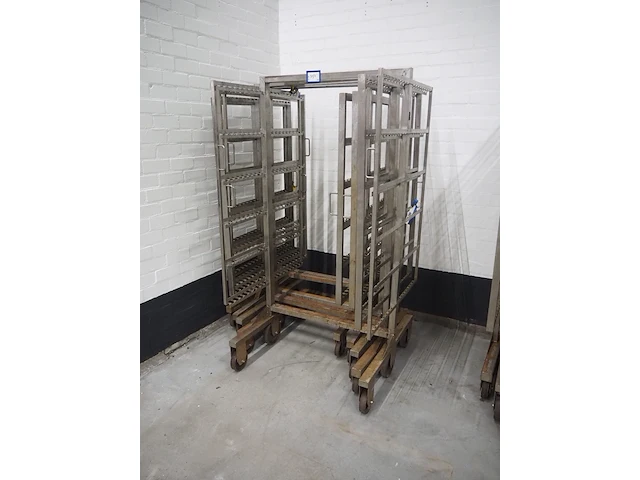 Nn smoke trolleys - afbeelding 1 van  5