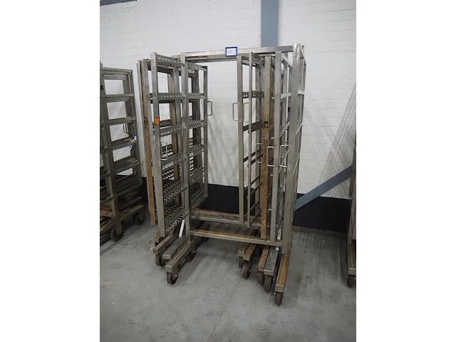 Nn smoke trolleys - afbeelding 1 van  5