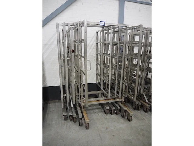 Nn smoke trolleys - afbeelding 1 van  5