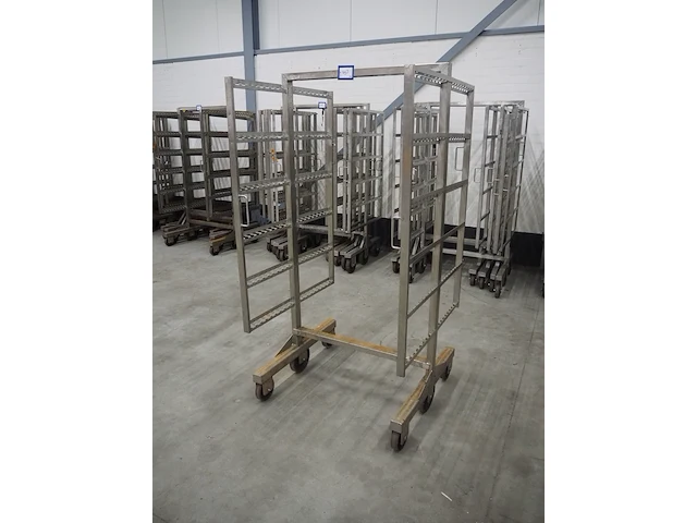 Nn smoke trolleys - afbeelding 3 van  5