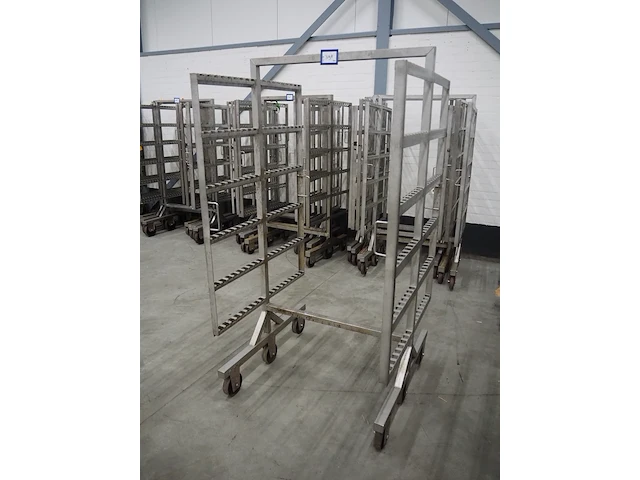 Nn smoke trolleys - afbeelding 3 van  5