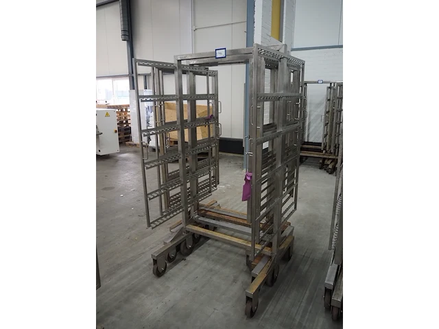 Nn smoke trolleys - afbeelding 1 van  5