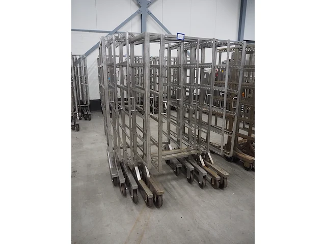 Nn smoke trolleys - afbeelding 1 van  5