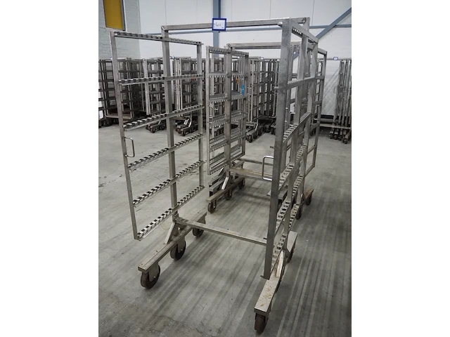 Nn smoke trolleys - afbeelding 3 van  5