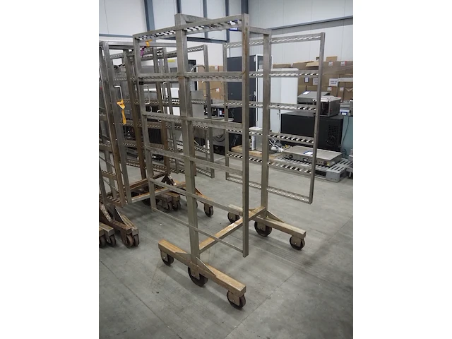 Nn smoke trolleys - afbeelding 3 van  5
