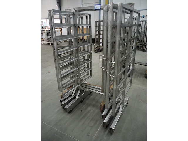 Nn smoke trolleys - afbeelding 1 van  5