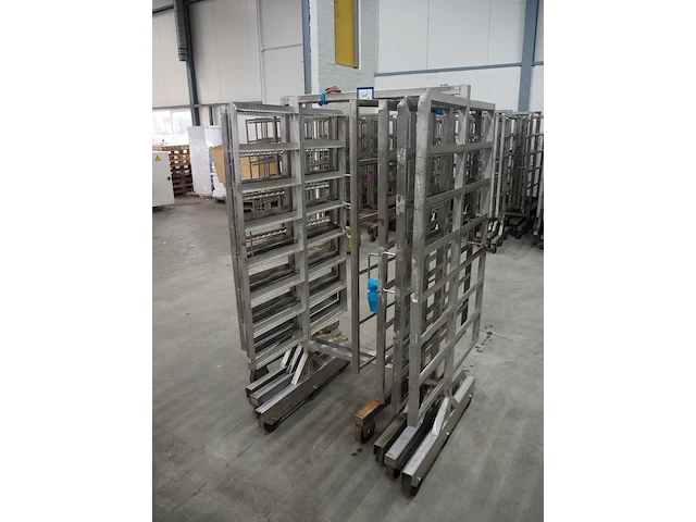 Nn smoke trolleys - afbeelding 1 van  5