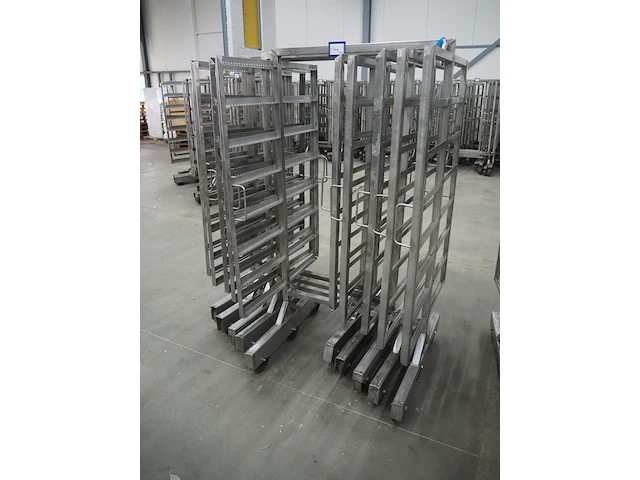 Nn smoke trolleys - afbeelding 1 van  5