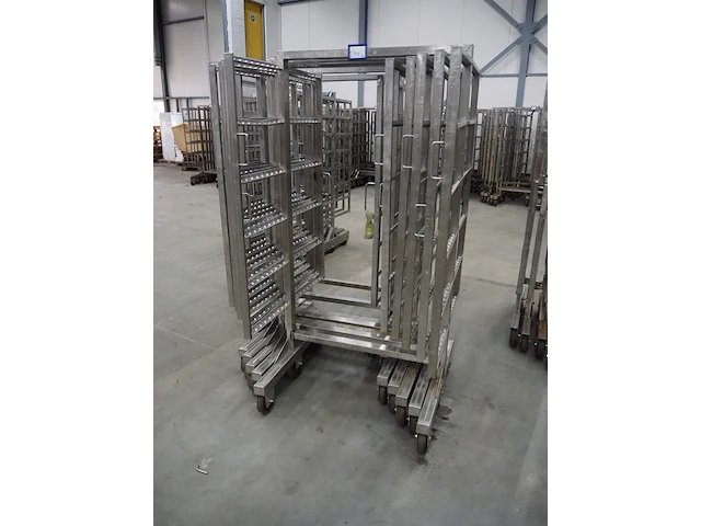 Nn smoke trolleys - afbeelding 1 van  5