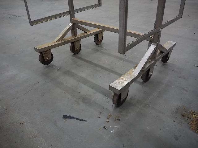 Nn smoke trolleys - afbeelding 4 van  4