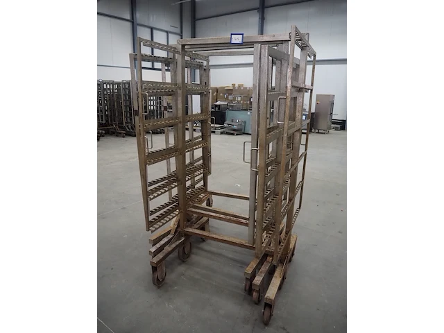 Nn smoke trolleys - afbeelding 1 van  5
