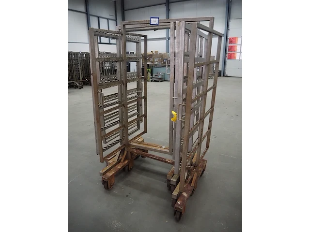 Nn smoke trolleys - afbeelding 1 van  5