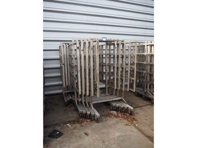 Nn smoke trolleys - afbeelding 1 van  5