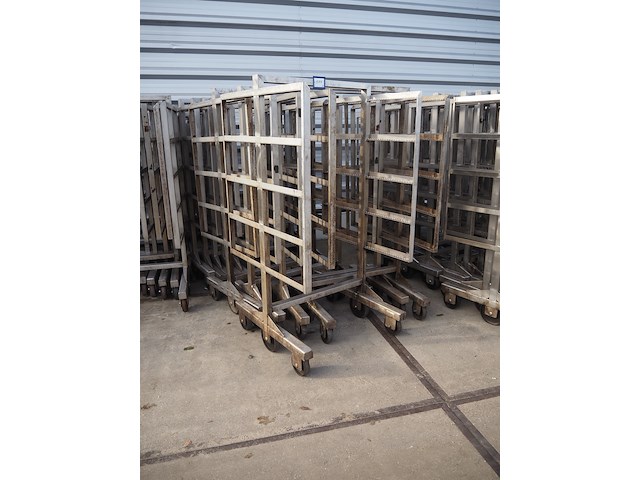 Nn smoke trolleys - afbeelding 1 van  4