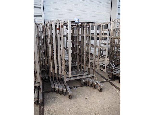 Nn smoke trolleys - afbeelding 1 van  5