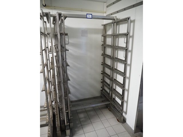 Nn smoke trolleys - afbeelding 1 van  6