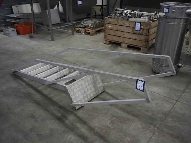 Nn stairs - afbeelding 1 van  6