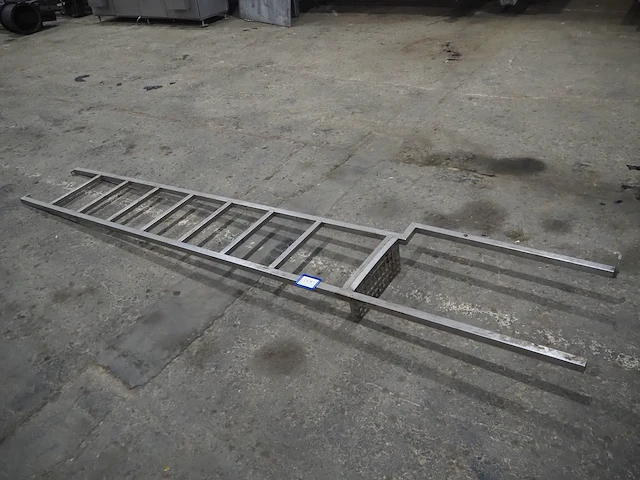 Nn stairs - afbeelding 1 van  4