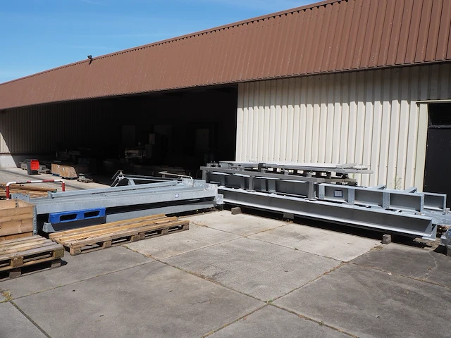 Nn steel beams - afbeelding 1 van  11