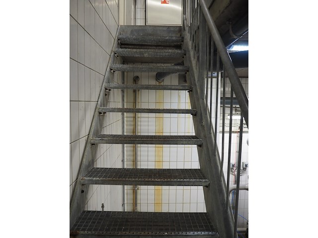 Nn steel stairs - afbeelding 2 van  12