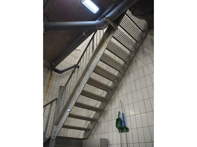 Nn steel stairs - afbeelding 9 van  12