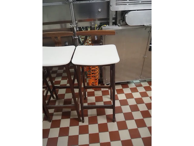 Nn stools - afbeelding 3 van  7