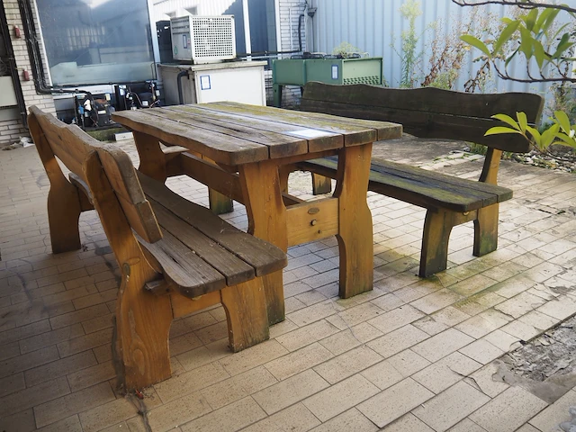 Nn table with benches - afbeelding 1 van  7