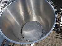 Nn table with buckets - afbeelding 8 van  9