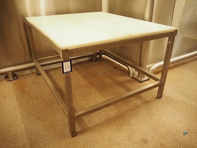 Nn table - afbeelding 1 van  5