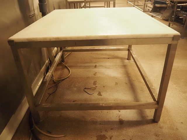 Nn table - afbeelding 3 van  6