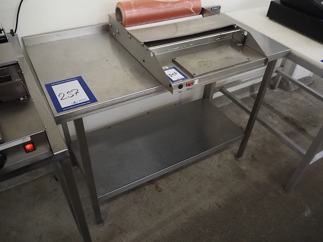 Nn table - afbeelding 1 van  3