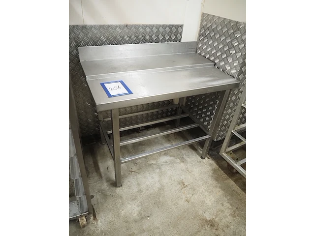 Nn table - afbeelding 1 van  4