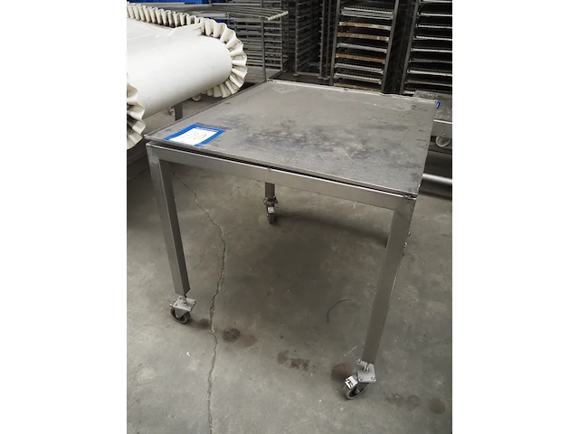 Nn table - afbeelding 1 van  5