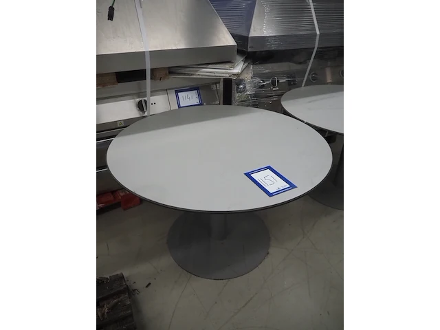 Nn table - afbeelding 1 van  4