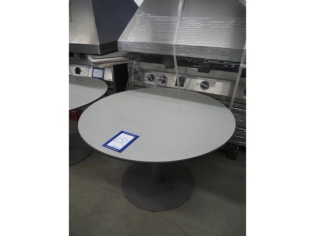 Nn table - afbeelding 1 van  4
