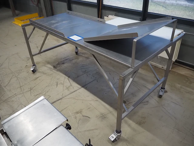 Nn table - afbeelding 1 van  6