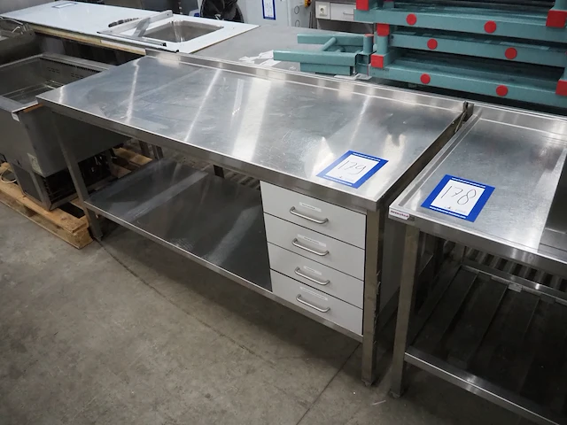 Nn table - afbeelding 1 van  4